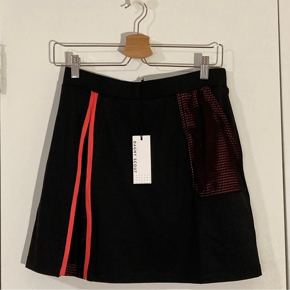 Dagny Scout Mesh Golf Skort - Picture 3 of 7